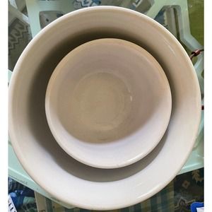 Williams Sonoma Nesting white ribbed bowls